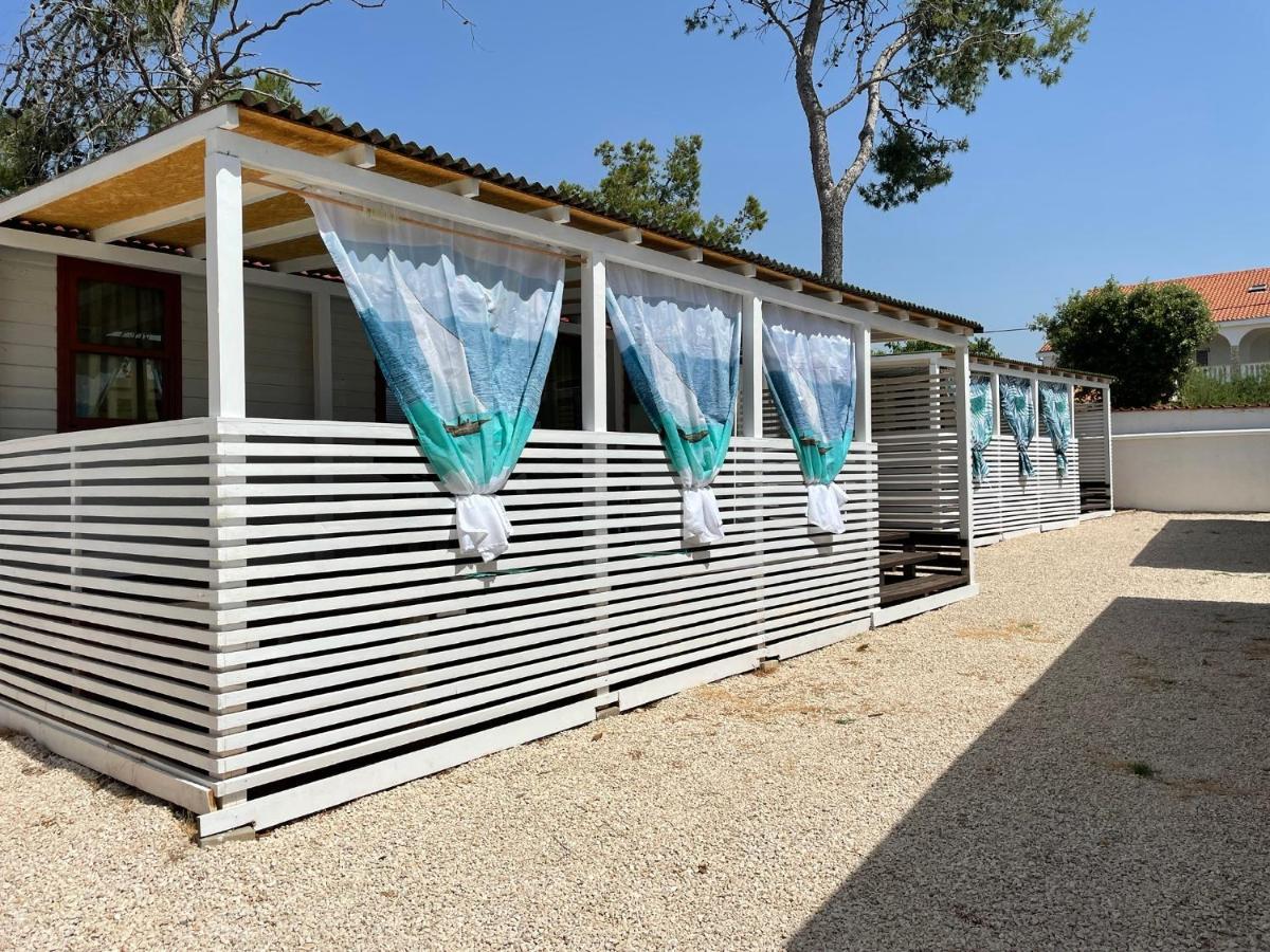 Dalmacia Mobile Homes And Caravans At The Beach Привлака Екстериор снимка