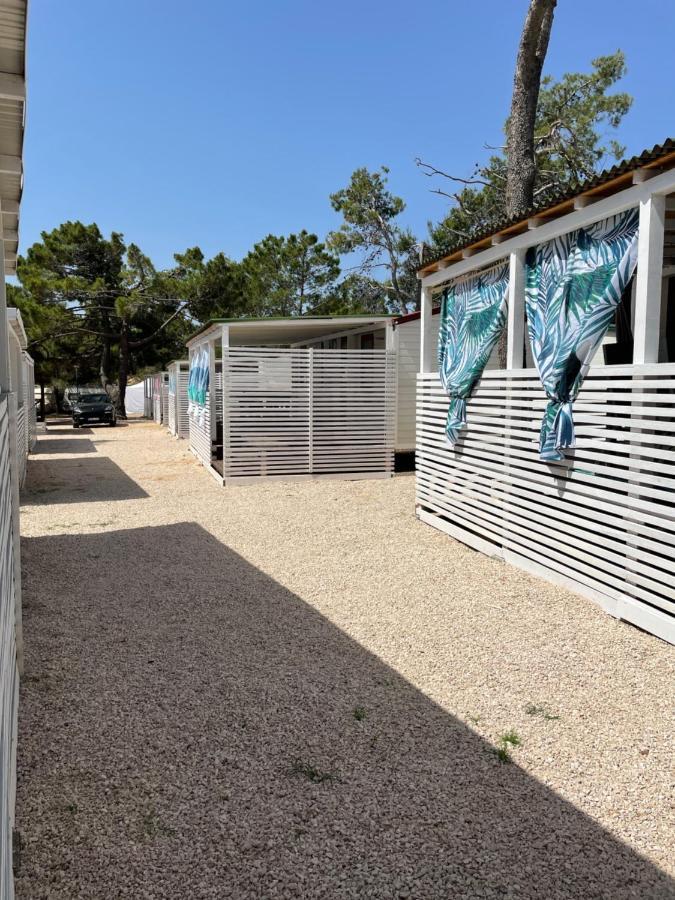 Dalmacia Mobile Homes And Caravans At The Beach Привлака Екстериор снимка