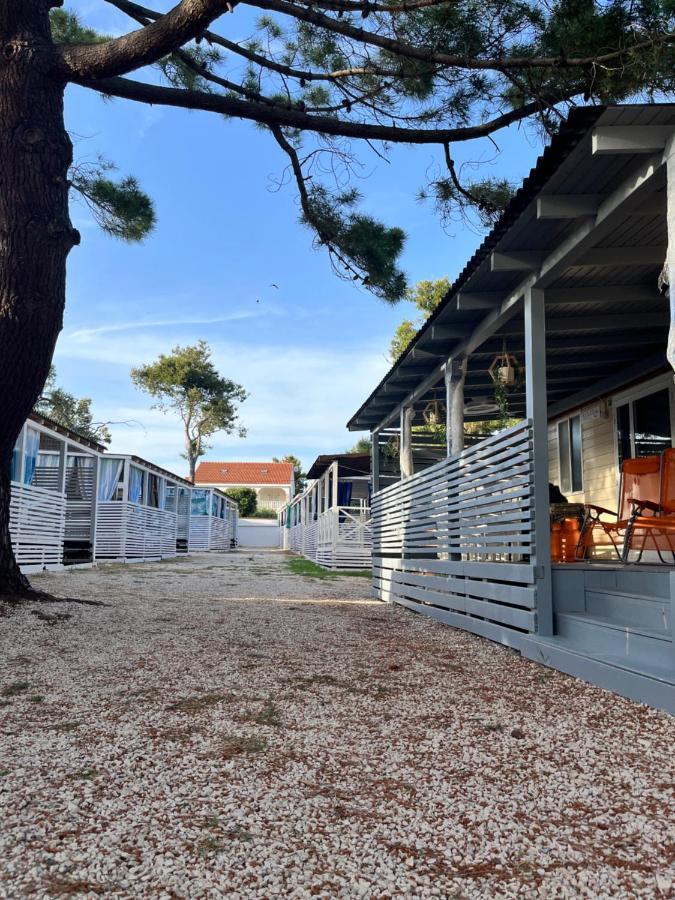Dalmacia Mobile Homes And Caravans At The Beach Привлака Екстериор снимка