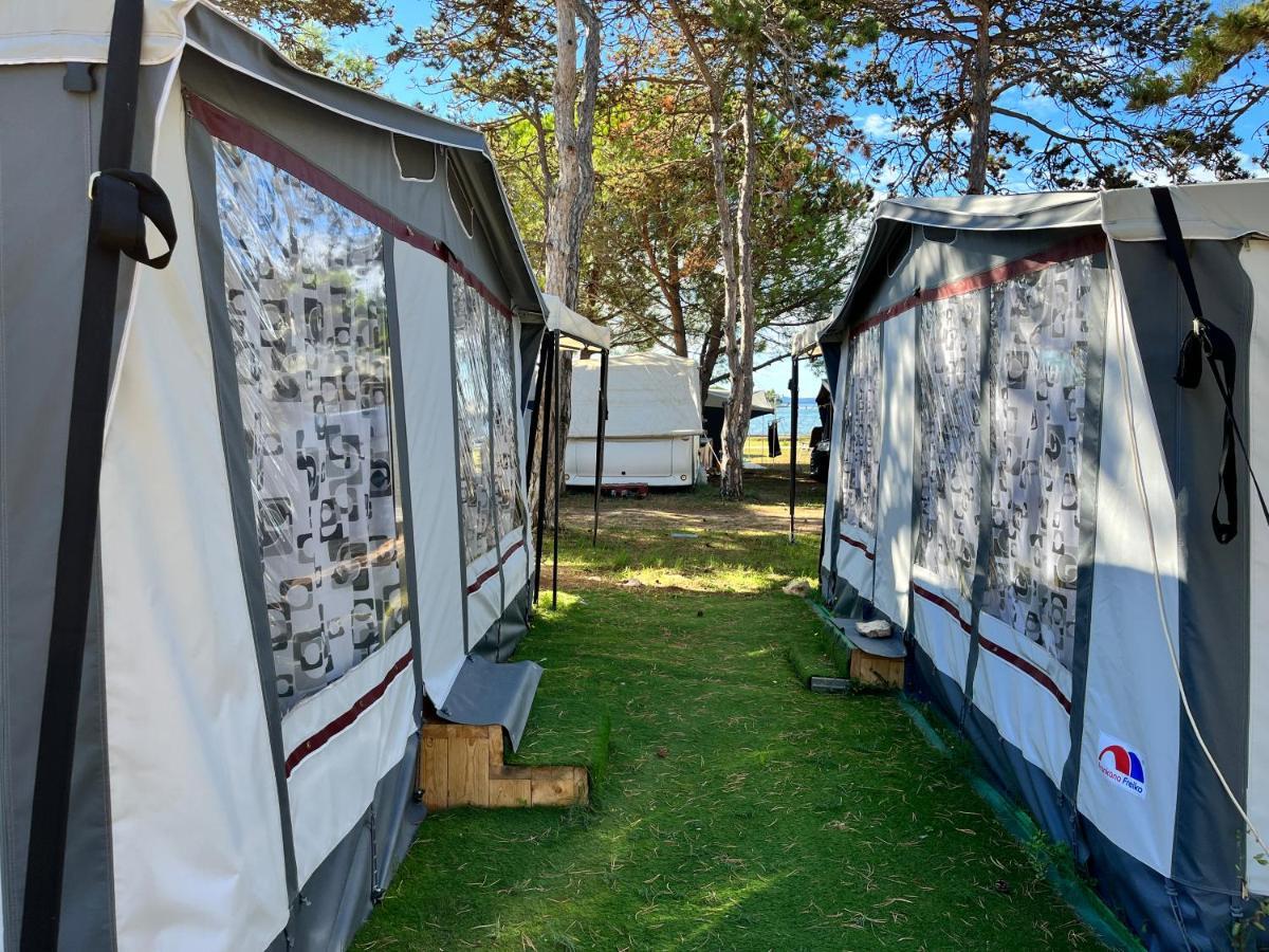Dalmacia Mobile Homes And Caravans At The Beach Привлака Екстериор снимка